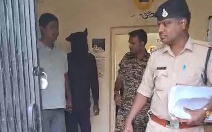 गुना पुलिस को मिली बड़ी सफलता, तीन साल से फरार 15 हजार का इनामी बदमाश गिरफ्तार