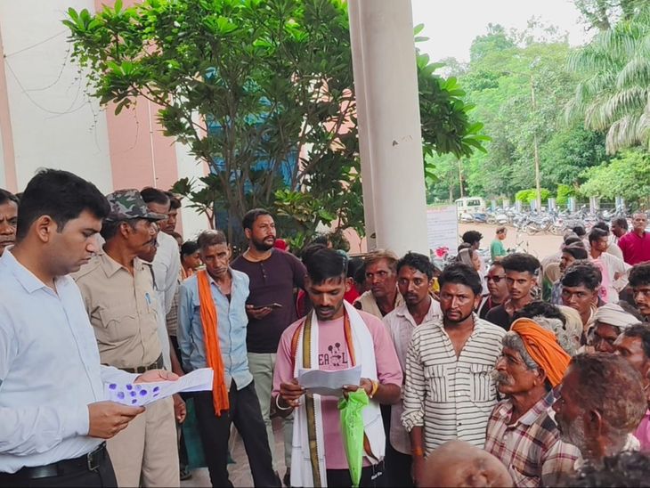 गुना के अगरा में बिजली सबस्टेशन शिफ्ट किए जाने पर ग्रामीणों ने जताया कड़ा ऐतराज