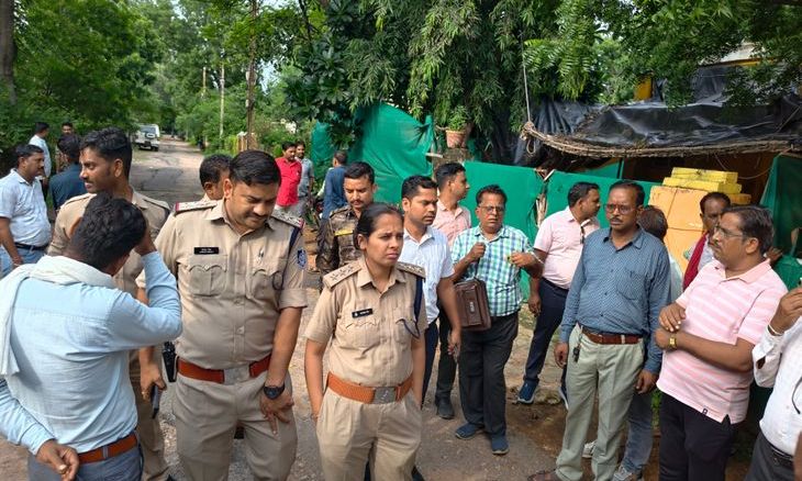 दतिया में राजघाट के पांच और शासकीय आवासों पर प्रशासन का चला बुलडोजर