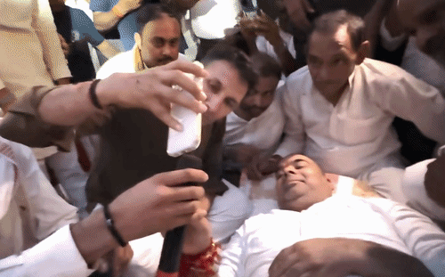 कैलारस शक्कर कारखाना बहाली की मांग: अनशन पर बैठे विधायक को मिला पटवारी का साथ, सरकार को चेतावनी