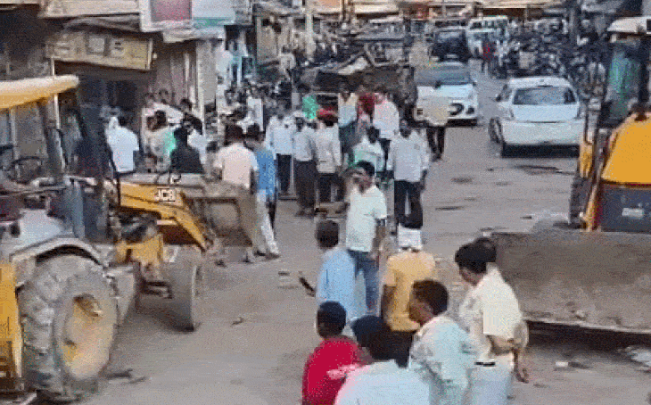 भिंड में नगर पालिका का अतिक्रमण विरोधी अभियान, खंडा रोड और सब्जी मंडी में टूटे शेड व कटे चालान