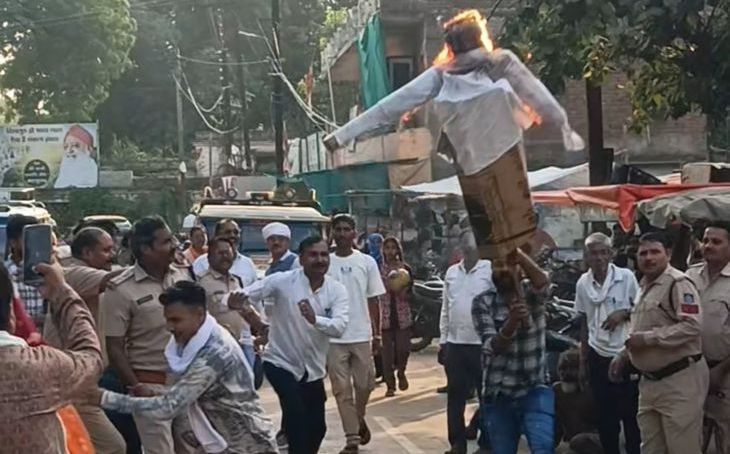 राहुल गांधी पर एफआईआर और खड़गे के अपमान पर गरमाई सियासत, श्योपुर में युवा कांग्रेस का उग्र प्रदर्शन