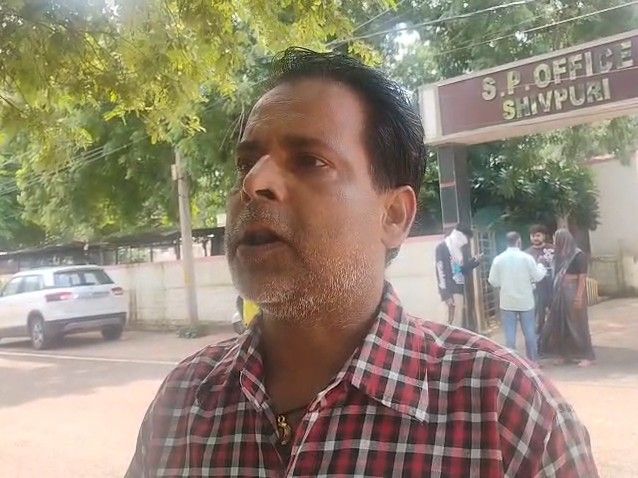 शिवपुरी में व्हाट्सऐप हैक कर ठगों ने परिचितों से मांगे रुपए, एसपी ऑफिस में शिकायत दर्ज