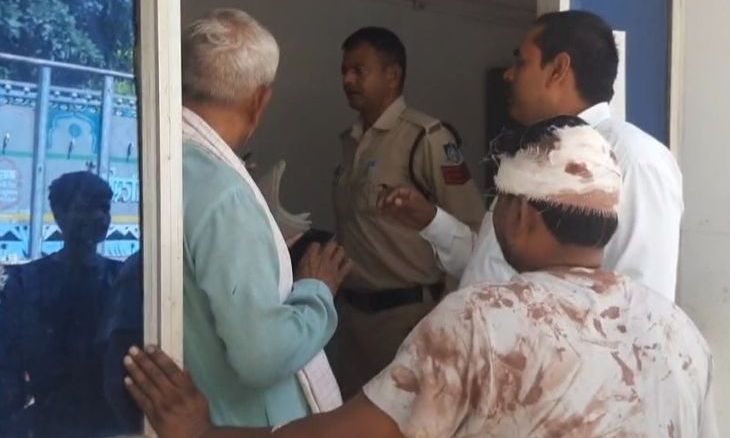 मुरैना की संजय कॉलोनी में पारिवारिक कलह: पत्नी और नाबालिग बेटे पर पति से मारपीट का गंभीर आरोप