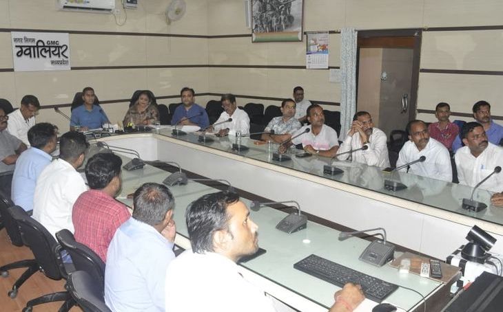 ग्वालियर में सुस्त राजस्व वसूली पर निगमायुक्त सख्त, तीन कर संग्रहकों को थमाए नोटिस