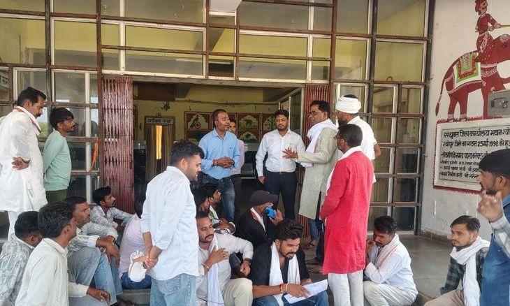 श्योपुर में किसानों का कलेक्ट्रेट पर हल्ला बोल, नहर पानी और खाद के लिए चेतावनी