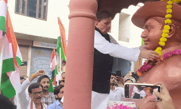 भिंड में 'हर घर तिरंगा' अभियान के तहत निकाली गई भव्य यात्रा, उमड़े लोग