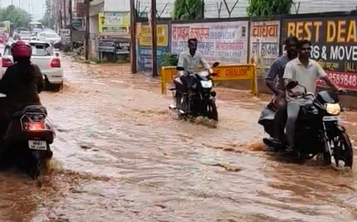 ग्वालियर में दो दिन की भारी बारिश से शहर बेहाल, शिव विहार और गोले का मंदिर क्षेत्र में जलभराव