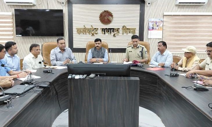 भिंड में प्रशासन का कड़ा रुख: क्रेन से होगा दुर्गा प्रतिमाओं का विसर्जन, मिलावटखोरों पर होगी सख्त कार्रवाई