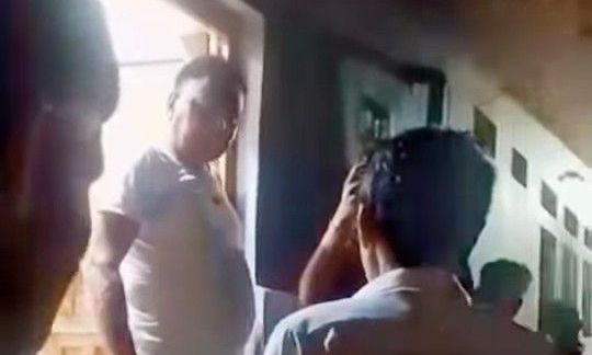 शिवपुरी के बिलौनी में बिजली कटौती पर हंगामा, विधायक रमेश प्रसाद खटीक और ग्रामीणों की तीखी बहस का वीडियो वायरल