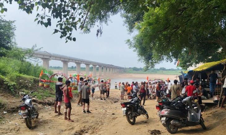अंबाह के उसैथ घाट पर बहाल हुआ स्टीमर संचालन, कांवड़ियों को मिली बड़ी राहत