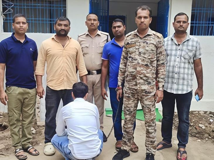 आलमपुर में इनामी बदमाश गिरफ्तार: हार्वेस्टर के बकाया पैसे मांगने पर घर पर की थी फायरिंग