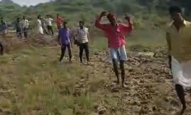 मुरैना के गौसपुर में बाजरा कटाई को लेकर खूनी संघर्ष, लाठी-डंडे चलने से एक युवक घायल