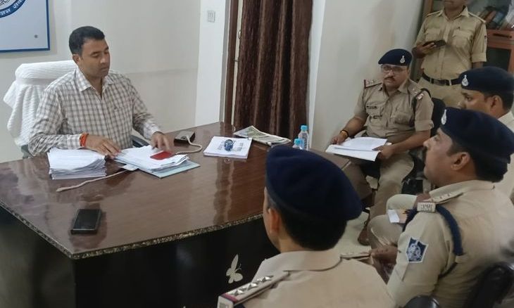 अंबाह संभाग में एसपी धर्मराज मीणा की समीक्षा बैठक, लंबित मामलों के जल्द निपटारे के कड़े निर्देश