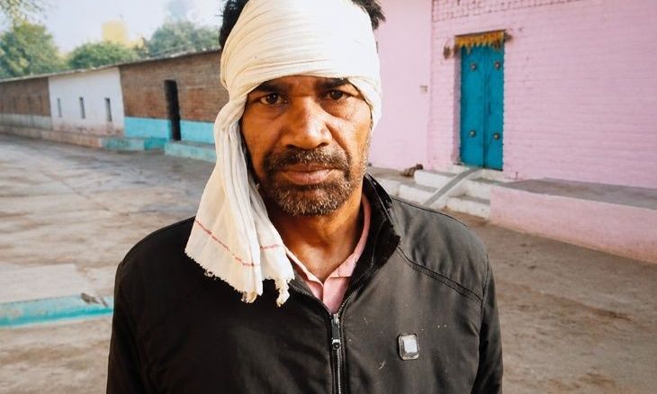 गुना के पिपरौदा गांव में खंभे की लाइन सुधारते वक्त हम्माल की करंट से मौत