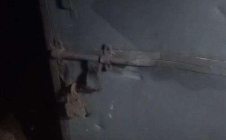 शिवपुरी: सरकारी राशन दुकान के ताले टूटे, अनाज चोरी और चौकीदार से झड़प के बाद पुलिस जांच शुरू