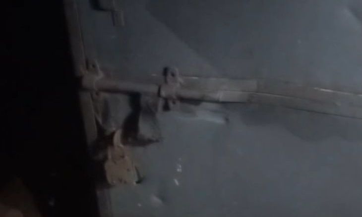 शिवपुरी: सरकारी राशन दुकान के ताले टूटे, अनाज चोरी और चौकीदार से झड़प के बाद पुलिस जांच शुरू