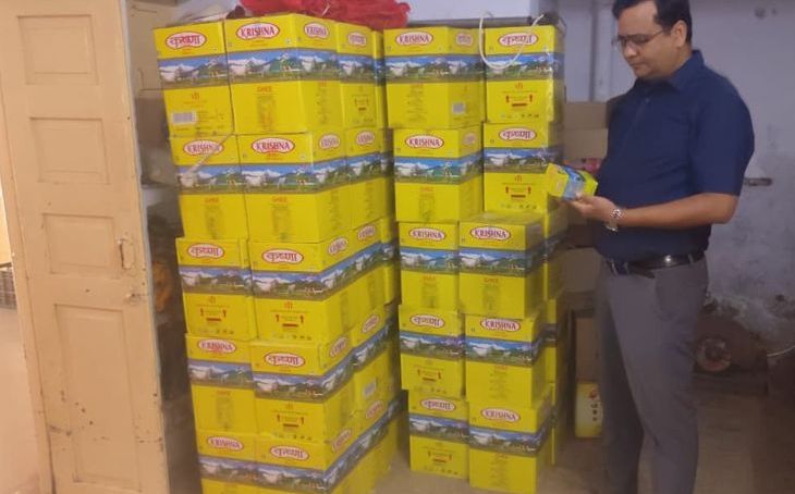 मुरैना के तेलीपाड़ा में खाद्य सुरक्षा विभाग का छापा, 3.35 लाख का घी जब्त कर भेजा भोपाल