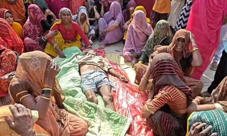 मुरैना में ट्रैक्टर टक्कर से हुई मौत पर उठे सवाल, परिजनों ने लगाया हत्या का आरोप और किया चक्काजाम