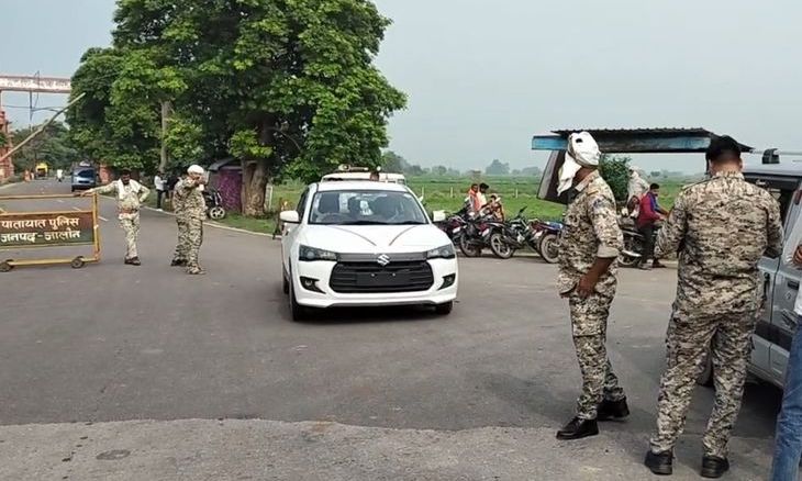 रावतपुरा बॉर्डर पर पुलिस की सख्ती: नियमों का उल्लंघन करने वाले 40 वाहनों पर चालानी कार्रवाई, वसूला गया जुर्माना