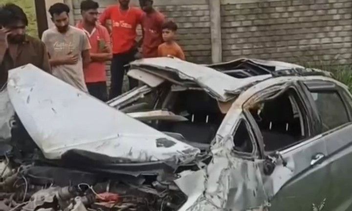 डबरा-भितरवार रोड पर कार बिजली के पोल से टकराई, युवक की दर्दनाक मौत