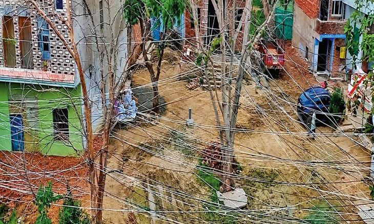 ग्वालियर-चंबल में फैला बिजली चोरी का मकड़जाल, ट्रांसफार्मर से सीधे खिंच रहे अवैध तार