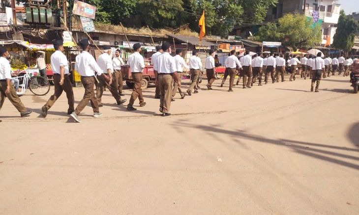 सबलगढ़ में राष्ट्रीय स्वयंसेवक संघ का विजयादशमी पथ संचलन, पहली बार हुआ शाखावार आयोजन
