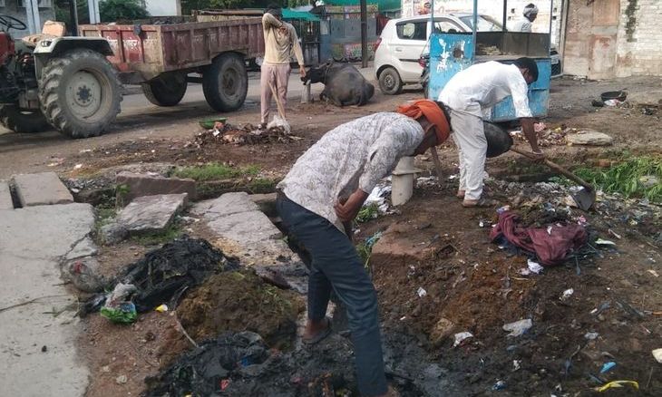 भांडेर में एक महीने बाद थमी सफाई कर्मियों की हड़ताल, कलेक्टर के आश्वासन पर काम पर लौटा अमला