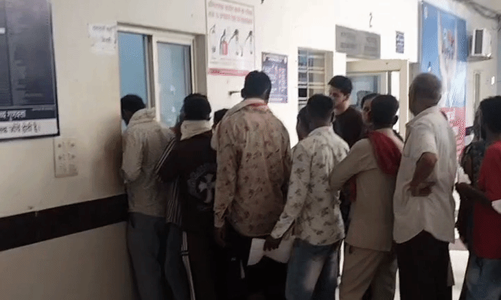 दतिया में वायरल का नया और उग्र रूप: पैरासीटामोल हुई बेअसर, मरीजों को दिए जा रहे हाई-डोज़ इंजेक्शन