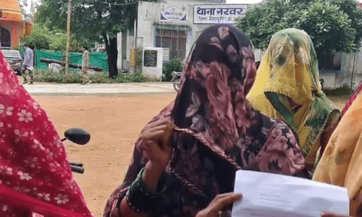 शिवपुरी के मगरौनी में बर्तन बेचने की आड़ में सम्मोहन कर चोरी, एक दर्जन महिलाओं ने थाने पहुंचकर लगाई गुहार