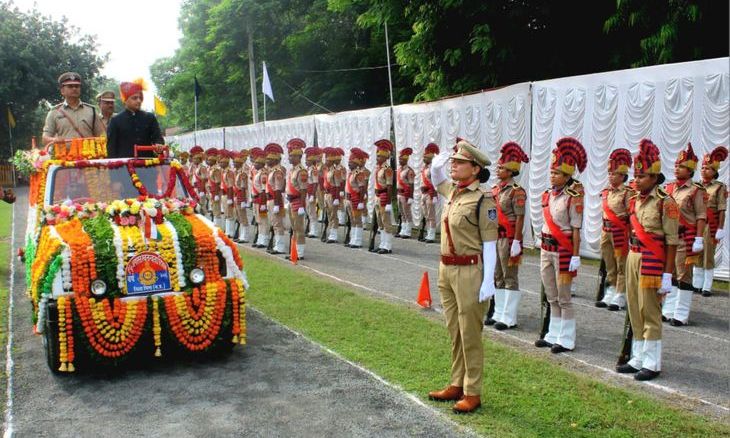 भिंड में हर्षोल्लास के साथ मना स्वतंत्रता दिवस, पुलिस लाइन में कलेक्टर ने फहराया तिरंगा