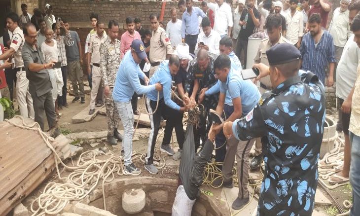 मुरैना: मोबाइल निकालने सूखे कुएं में उतरे कथावाचक की जहरीली गैस से मौत