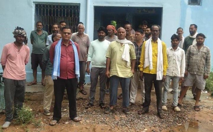 आलमपुर सब स्टेशन पर किसानों का फूटा गुस्सा, बिजली कटौती से सूख रही धान की फसल