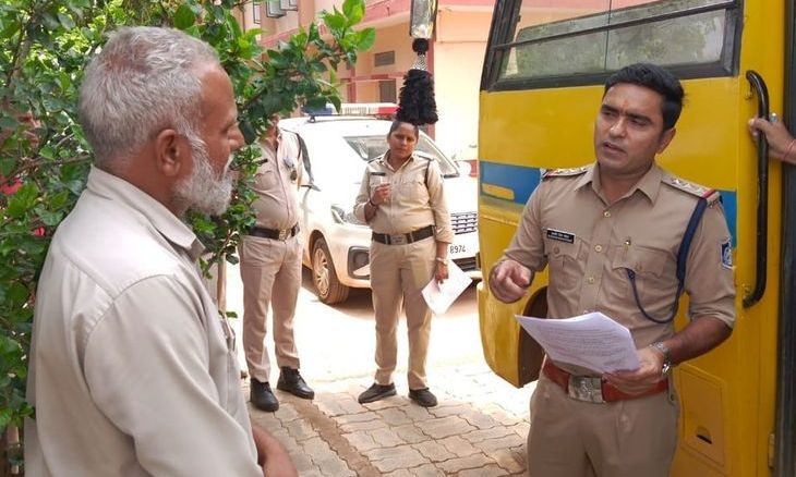 सेंट चार्ल्स स्कूल की 11 बसों पर कार्रवाई, एक जब्त