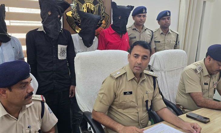 मुरैना में दुकान पर रंगदारी और फायरिंग का मामला: पुलिस ने चार आरोपियों को दबोचा, दो नाबालिग भी हिरासत में