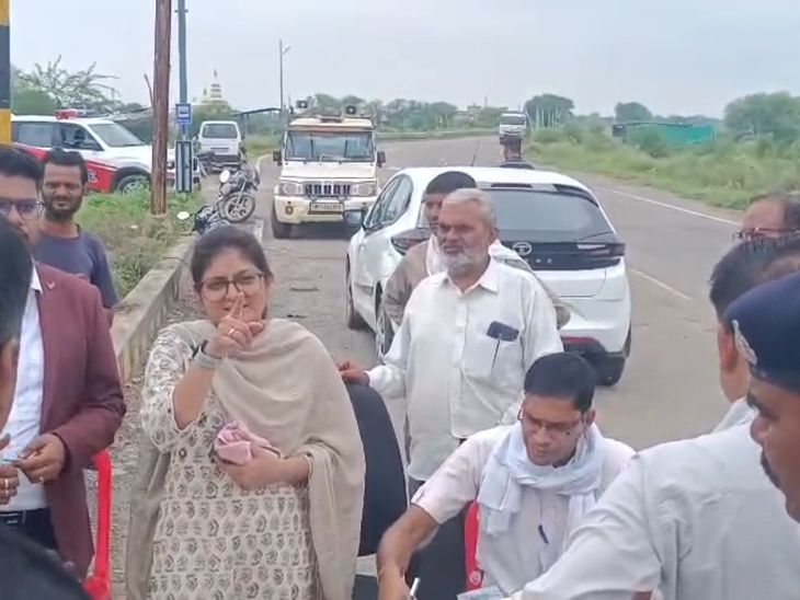 भिंड के मिहोना में मजिस्ट्रेट चेकिंग: नियमों की अनदेखी पर दो दर्जन से अधिक वाहनों पर एक्शन, सिफारिशें हुईं फेल