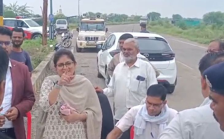 भिंड के मिहोना में मजिस्ट्रेट चेकिंग: नियमों की अनदेखी पर दो दर्जन से अधिक वाहनों पर एक्शन, सिफारिशें हुईं फेल