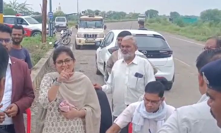भिंड के मिहोना में मजिस्ट्रेट चेकिंग: नियमों की अनदेखी पर दो दर्जन से अधिक वाहनों पर एक्शन, सिफारिशें हुईं फेल