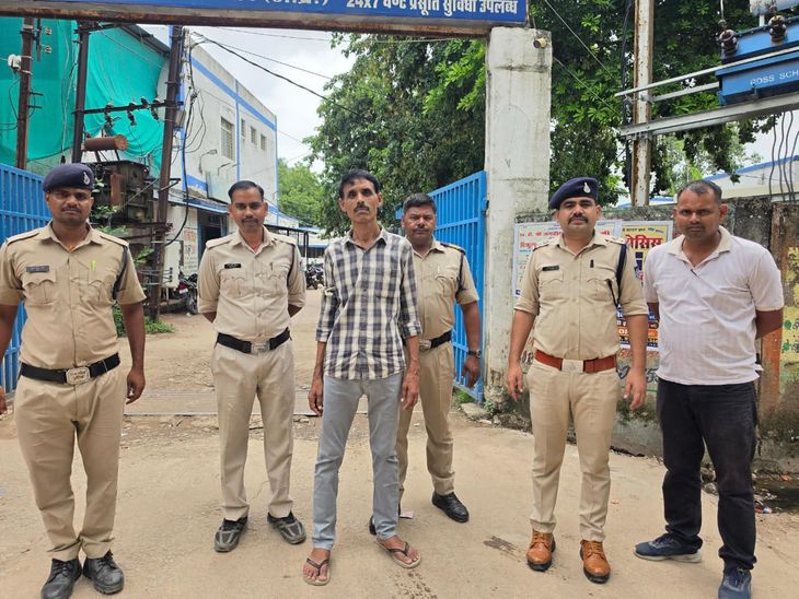 दो दशक से छिप रहा था जाली नोट कांड का आरोपी BSF जवान, डबरा रेलवे स्टेशन से दबोचा