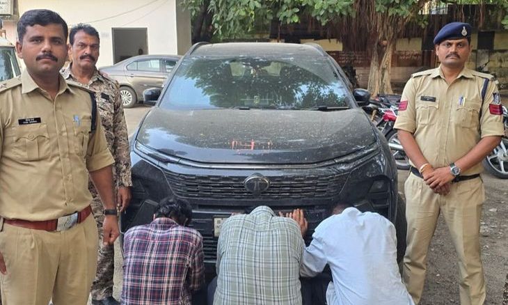भिंड में एटीएम मशीनों पर चालबाजी कर ठगी करने वाला अंतरराज्यीय गिरोह बेनकाब, तीन गिरफ्तार