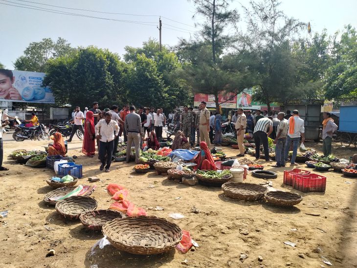 दतिया में ट्रैफिक सुधार की कवायद पर विवाद, खाली जमीन पर पार्क बनाने को लेकर आमने-सामने आए नपाध्यक्ष पुत्र और वेंडर
