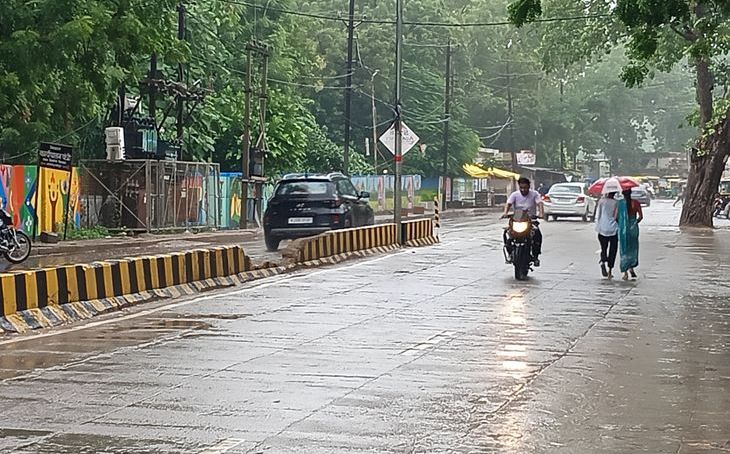श्योपुर में मानसून ने पकड़ी रफ्तार, देर रात से बारिश जारी; किसानों को राहत, 22 जुलाई के लिए येलो अलर्ट
