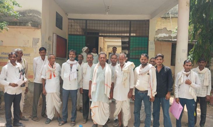 सबलगढ़ में दबंगों ने रोका सड़क का सीमेंटीकरण, परेशान ग्रामीणों ने एसडीएम से लगाई गुहार