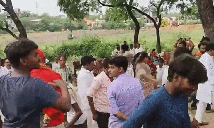 दतिया उपचुनाव: जीतू पटवारी की सभा में युवाओं ने उठाए सवाल, मचा हड़कंप