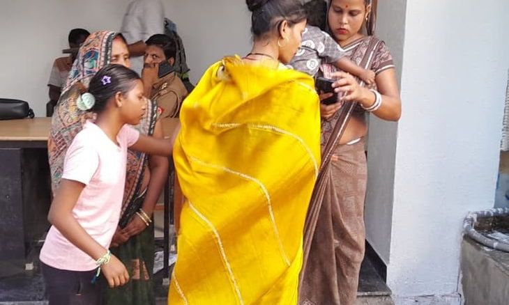 भिंड में ई-रिक्शा सवार महिलाओं ने बोला धावा, झपट्टा मारकर लूटा मंगलसूत्र