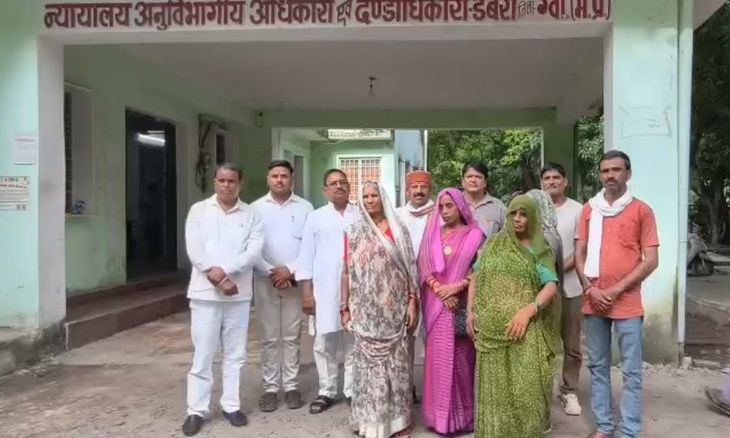 डबरा में विकास राशि के आवंटन पर विवाद: जनपद सदस्यों ने लगाया मनमानी का आरोप, सामूहिक इस्तीफे की दी चेतावनी