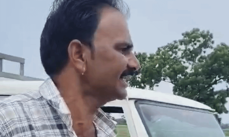 दतिया में बिजली चेकिंग के दौरान हंगामा, एक कनेक्शन पर चल रहीं तीन मोटरें मिलने पर किसान पर FIR