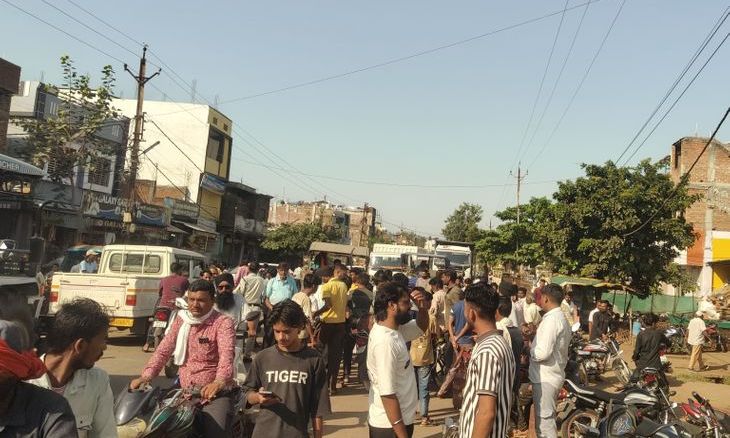 अशोकनगर में गैस सिलेंडर न मिलने पर फूटा गुस्सा, उपभोक्ताओं ने किया सड़क मार्ग जाम