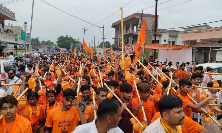 श्योपुर में सावन के चौथे सोमवार पर निकली ऐतिहासिक कावड़ यात्रा, हजारों शिवभक्तों ने सीप नदी के तट पर किया जलाभिषेक
