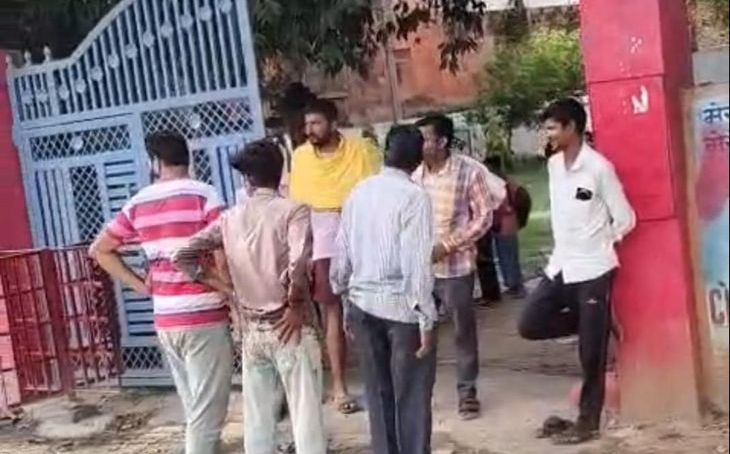 आलमपुर में नाले पर अतिक्रमण हटाने पहुंची टीम का विरोध, दुकानदारों ने लगाए भेदभाव के आरोप